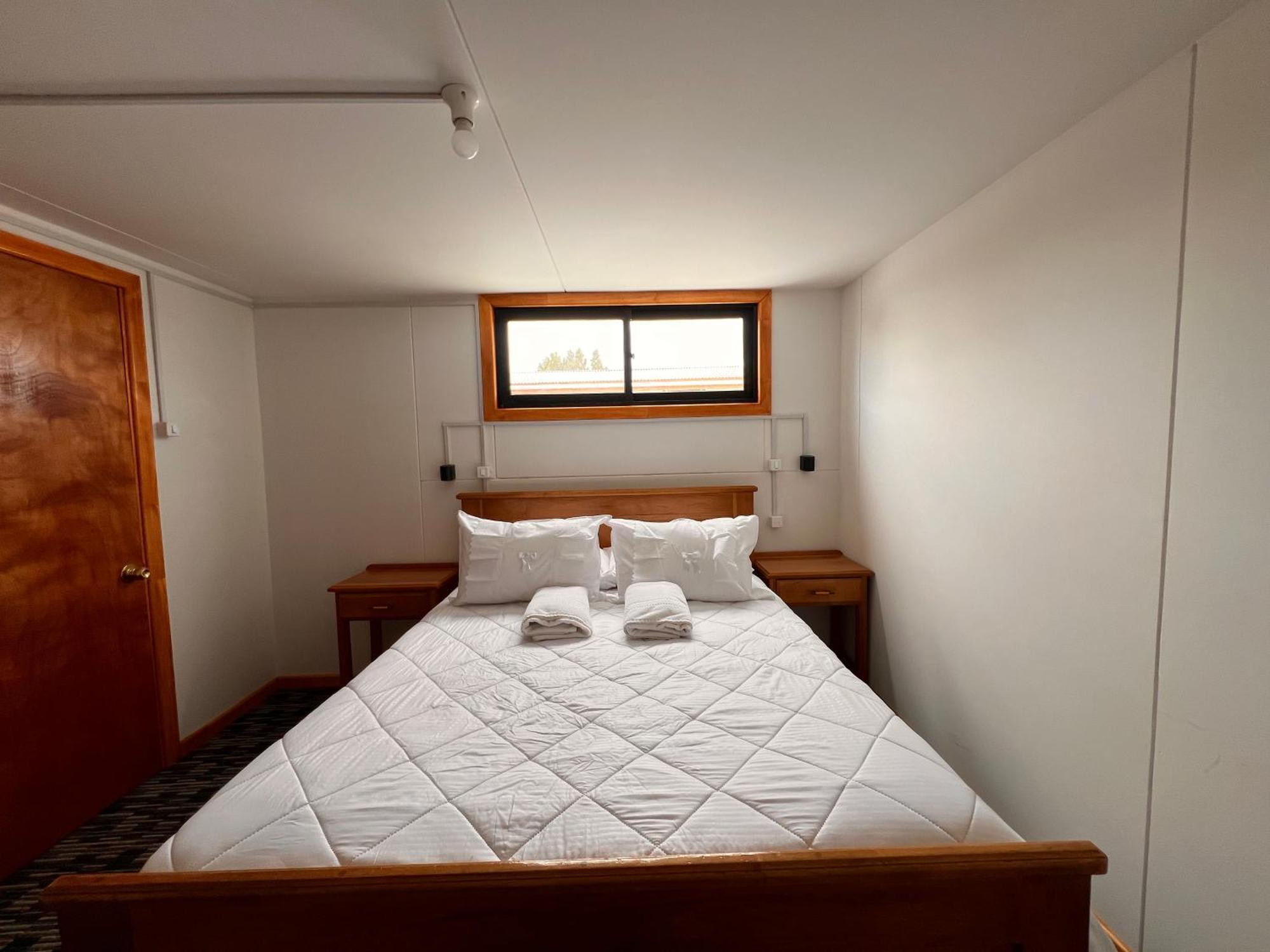 Hostal B&B Coastal Natales 푸에르토나탈레스 외부 사진