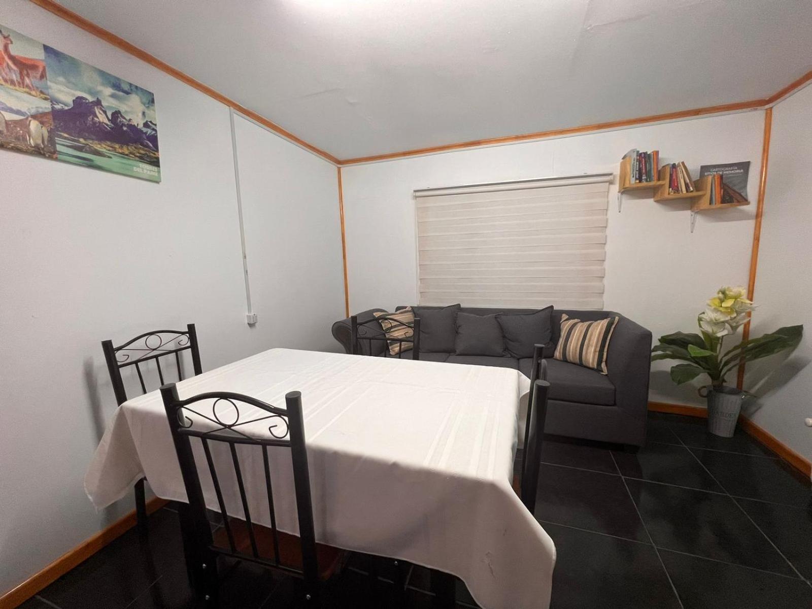 Hostal B&B Coastal Natales 푸에르토나탈레스 외부 사진
