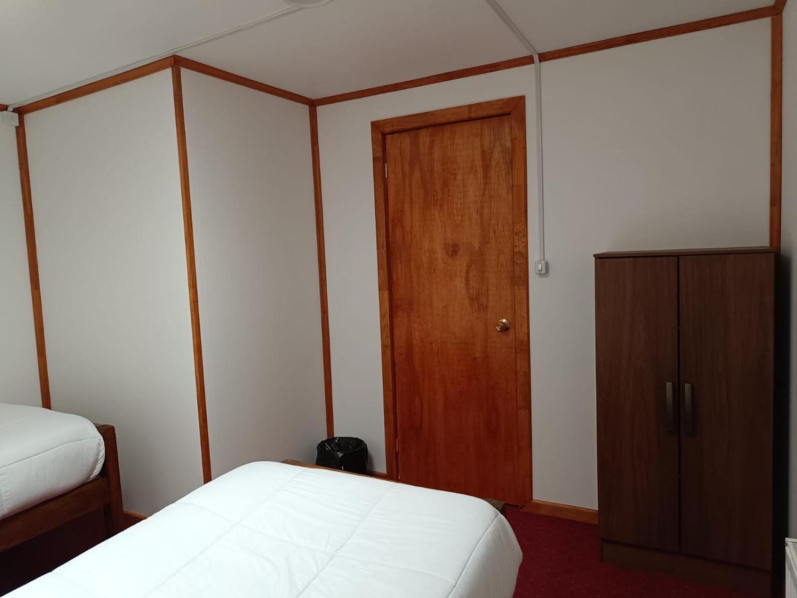 Hostal B&B Coastal Natales 푸에르토나탈레스 외부 사진